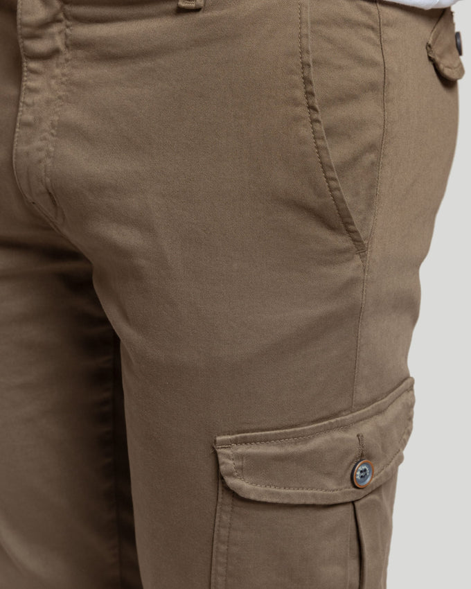 Carta da parati Chino Cargo color kaki SKU 0.24297