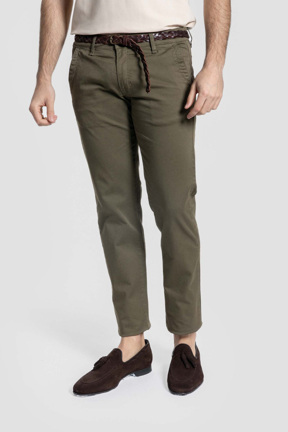CALÇA CHINO SKINNY NA COR KHAKI VÍVIDA SKU 0.20422
