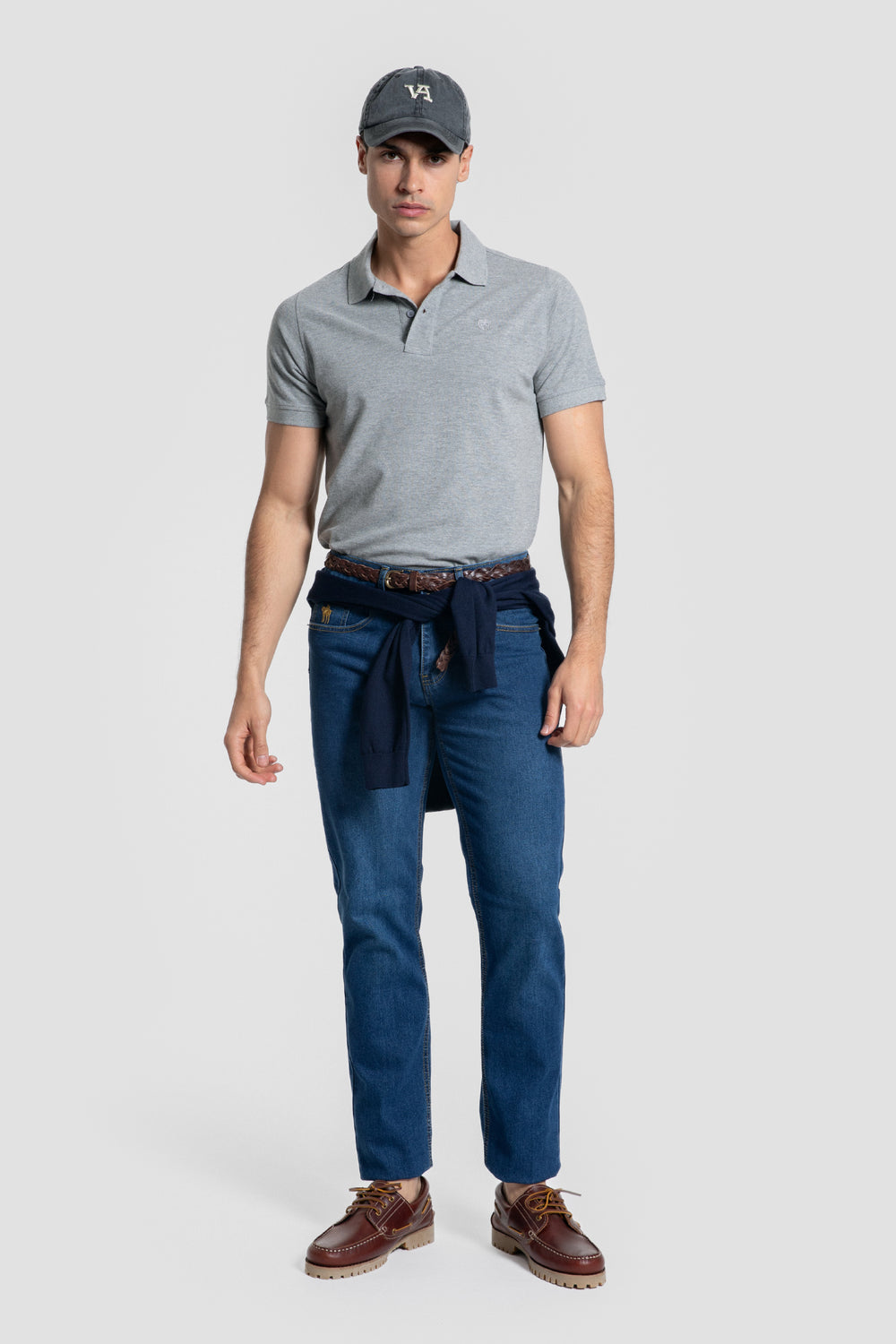 Polo brodé écusson Gris SKU 0.27365