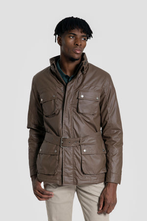 Chaqueta de hombre efecto encerado marrón con cinturón  SKU 0.32442