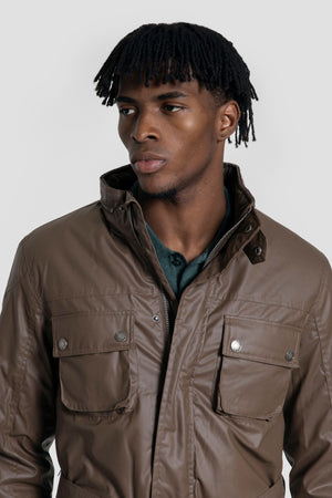 Chaqueta de hombre efecto encerado marrón con cinturón  SKU 0.32442