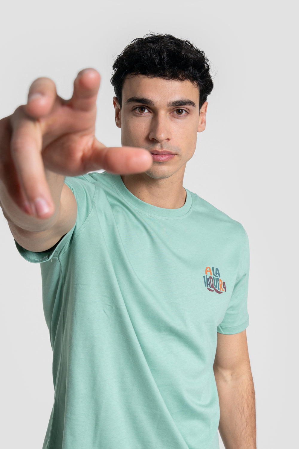 Camiseta spirit-letras colores SKU 0.33611