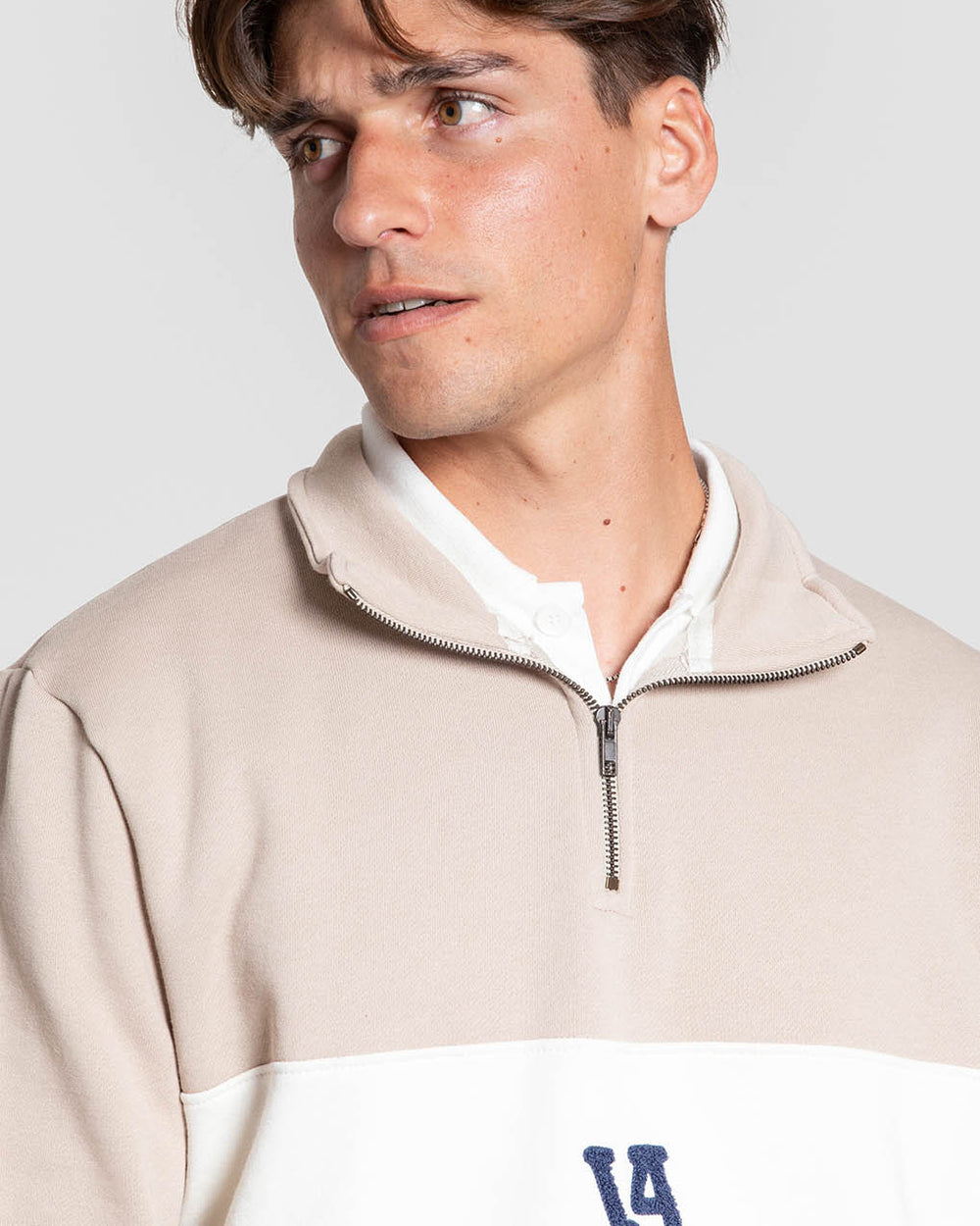 Sudadera Hombre Media Cremallera con Franjas Taupe SKU 0.34723