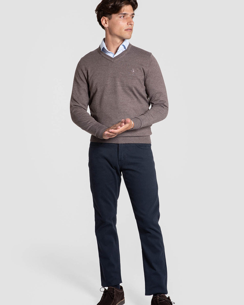 Jersey de Punto con Cuello de Pico Marrón SKU 0.34816
