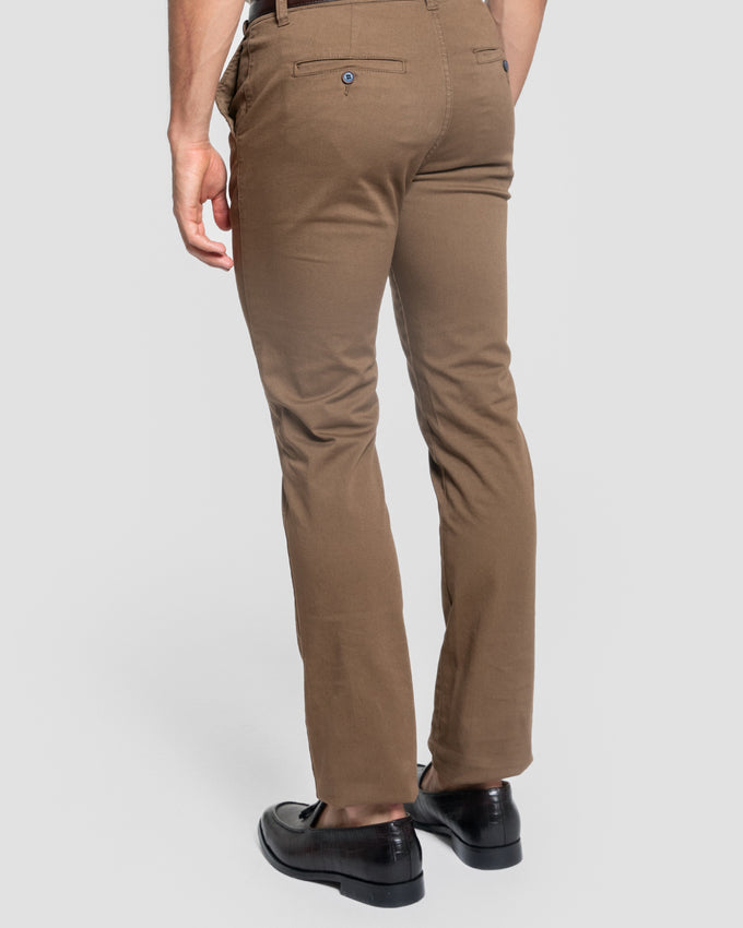 Chino Básico Tostado SKU 0.00041
