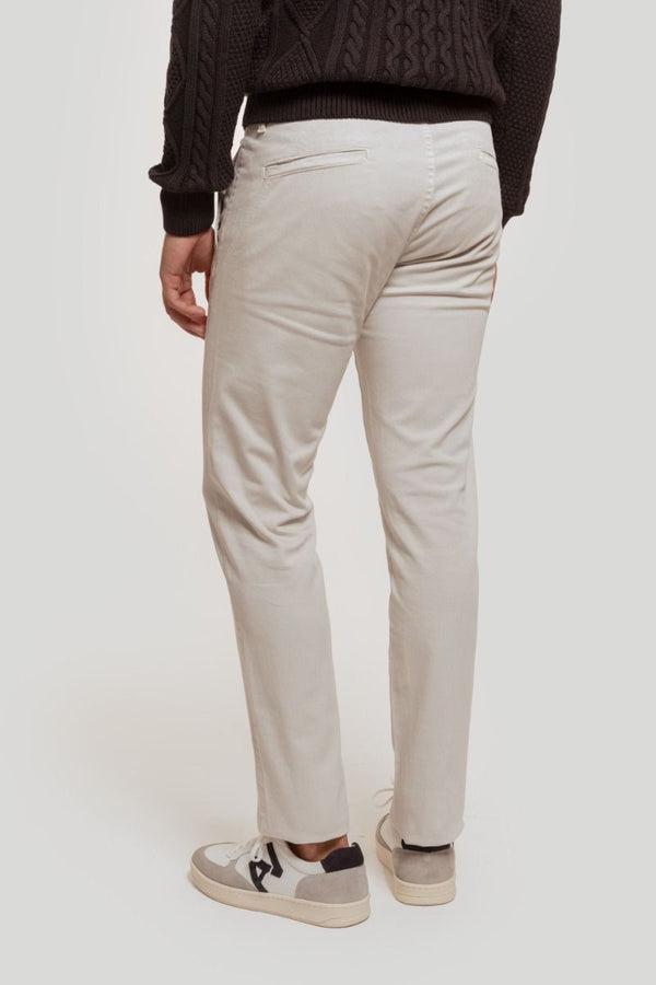 Pantalon Chino Vivo Hueso SKU 0.20422