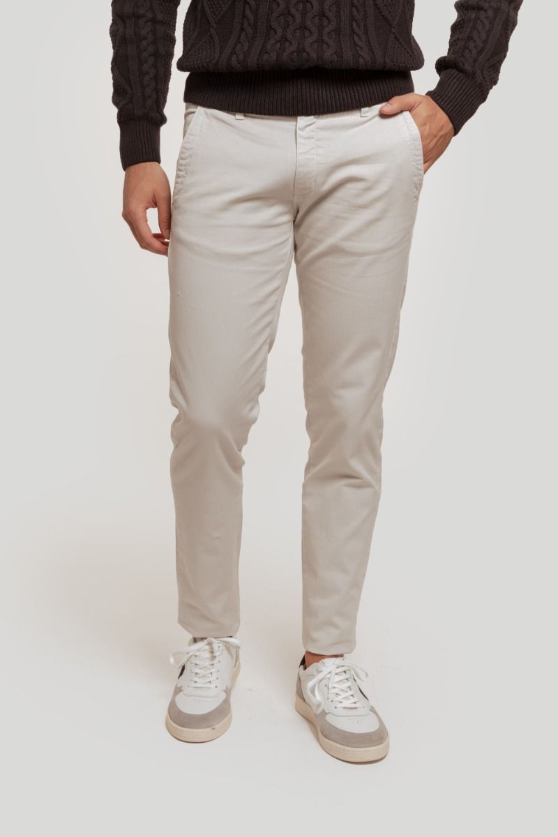 Pantalon Chino Vivo Hueso SKU 0.20422