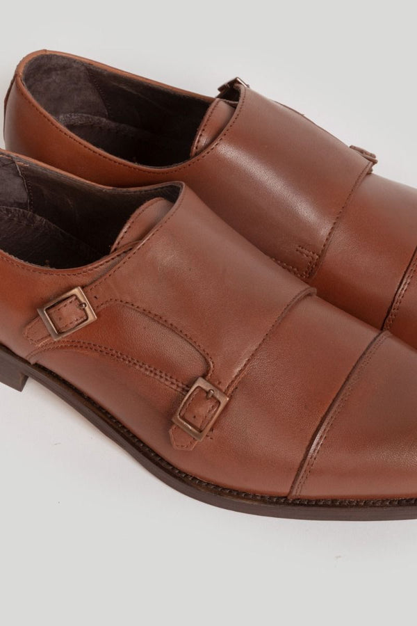SAPATO SOCIAL COM FIVELA MARROM SKU 0,24448
