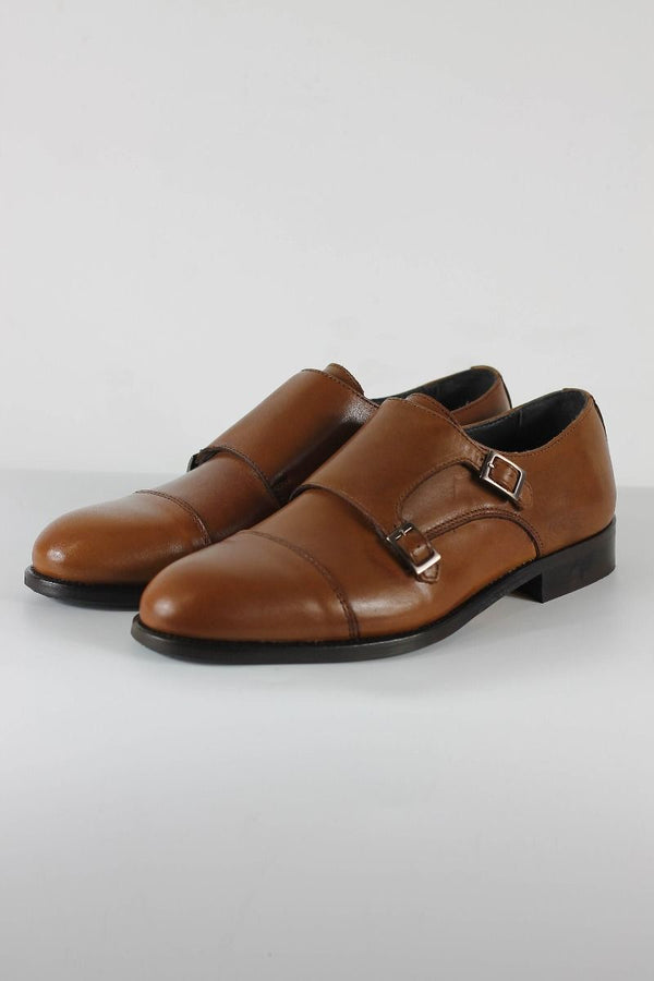 SAPATO SOCIAL COM FIVELA CAMEL SKU 0,24448