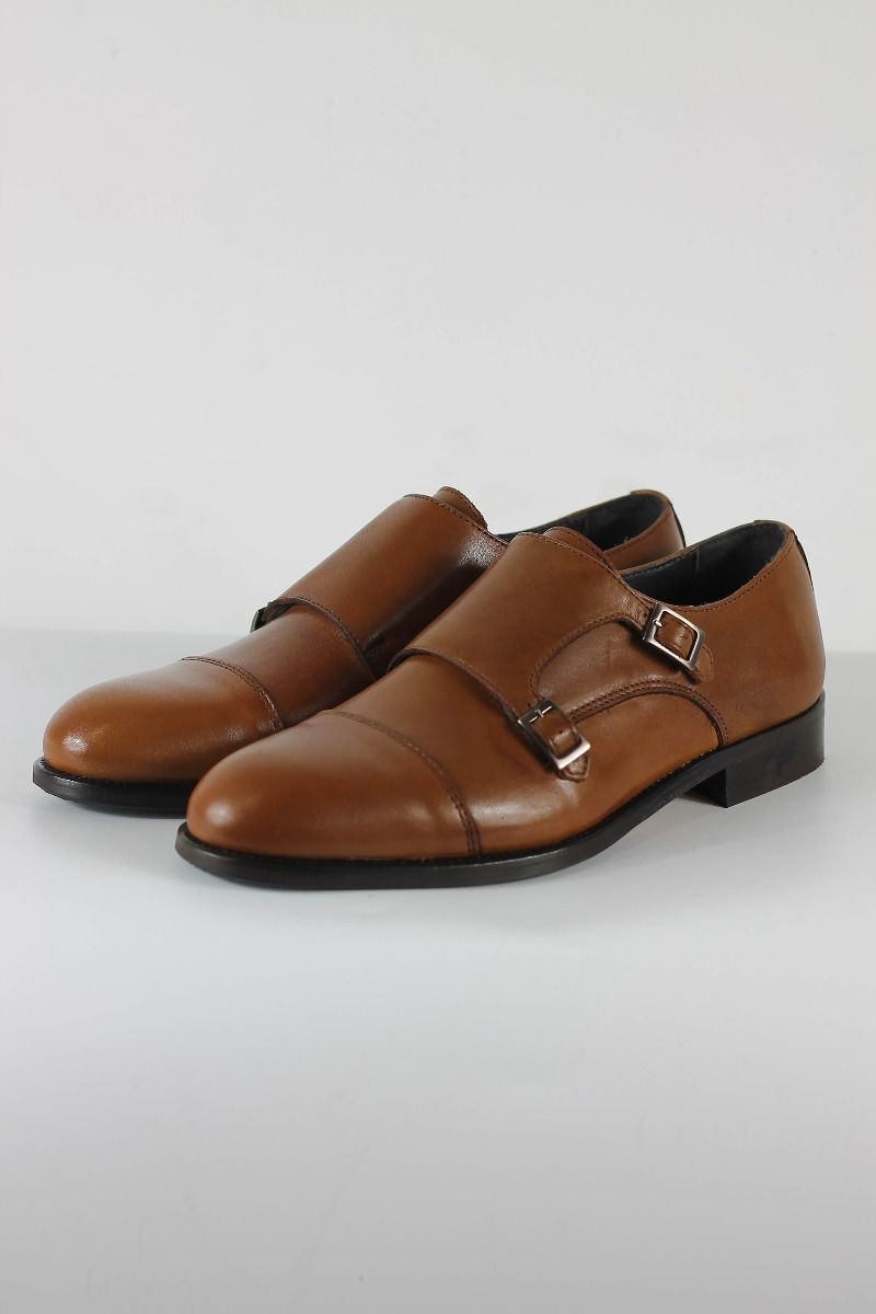 SAPATO SOCIAL COM FIVELA CAMEL SKU 0,24448