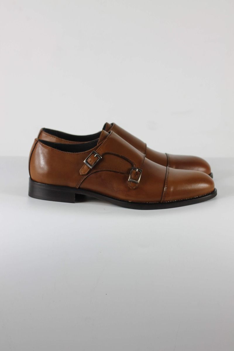 SAPATO SOCIAL COM FIVELA CAMEL SKU 0,24448