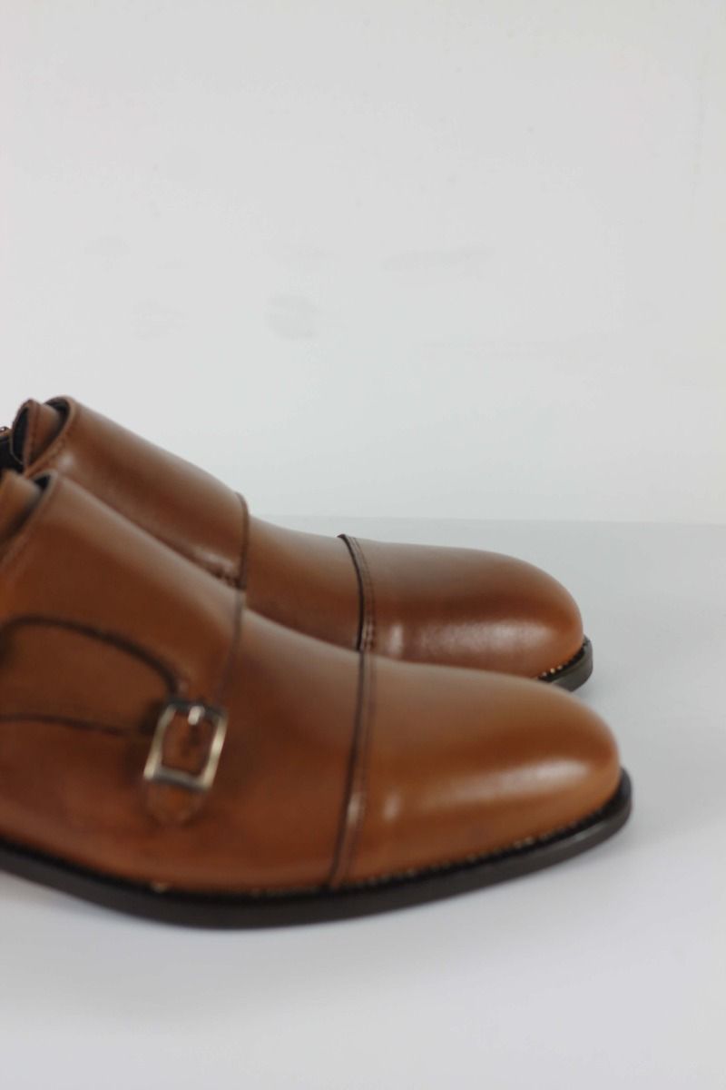 SAPATO SOCIAL COM FIVELA CAMEL SKU 0,24448