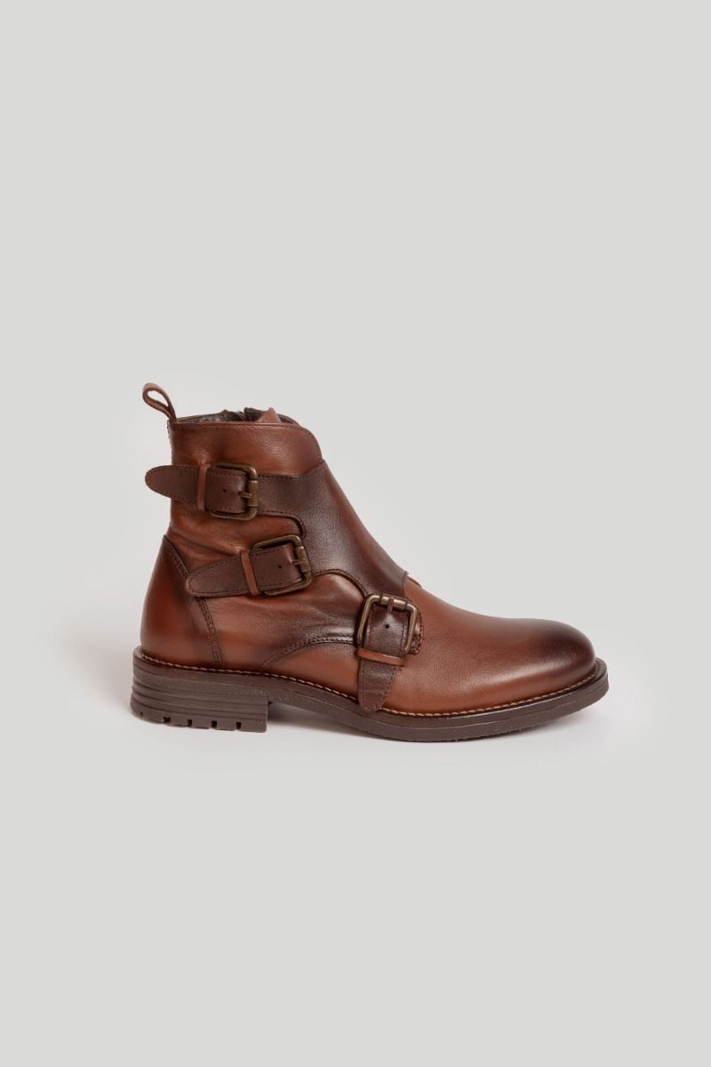 BOTA MARROM COM FIVELA SKU 0,26370