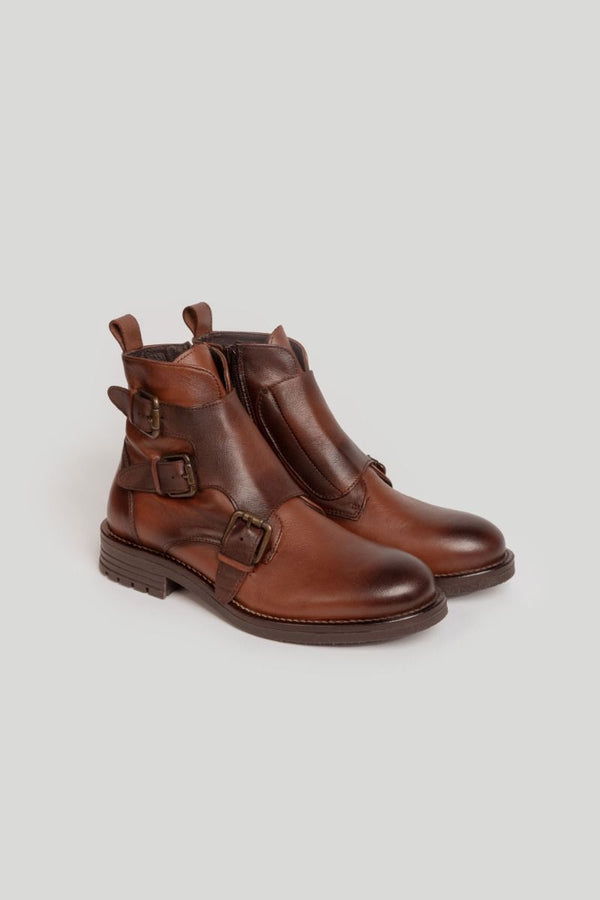 BOTA MARROM COM FIVELA SKU 0,26370