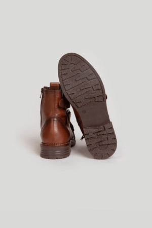 BOTA MARROM COM FIVELA SKU 0,26370