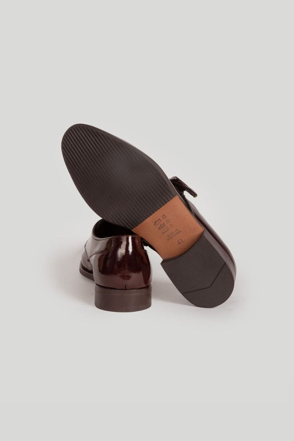 SAPATO COM FIVELA BORGONHA SKU 0,26457