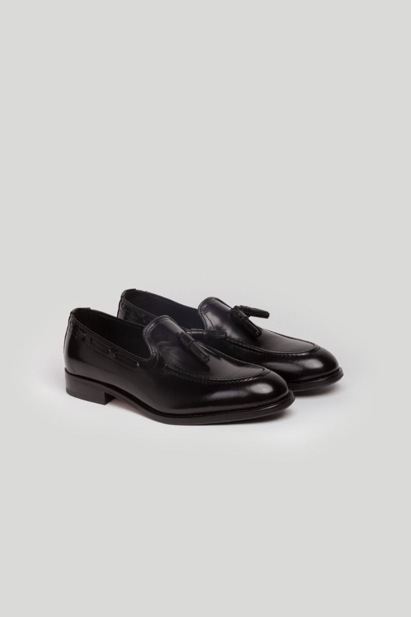 SAPATO SOCIAL COM BORLAS PRETAS SKU 0,27766