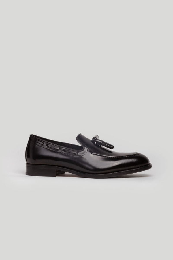 SAPATO SOCIAL COM BORLAS PRETAS SKU 0,27766