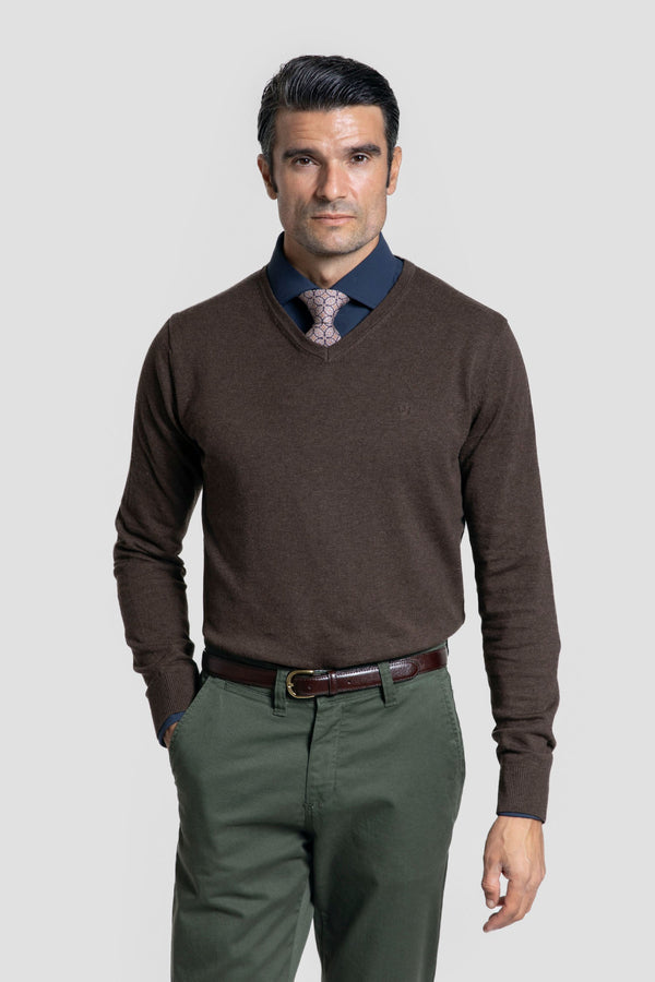Jersey Cuello Pico Marrón - Raíces SKU 0.32457