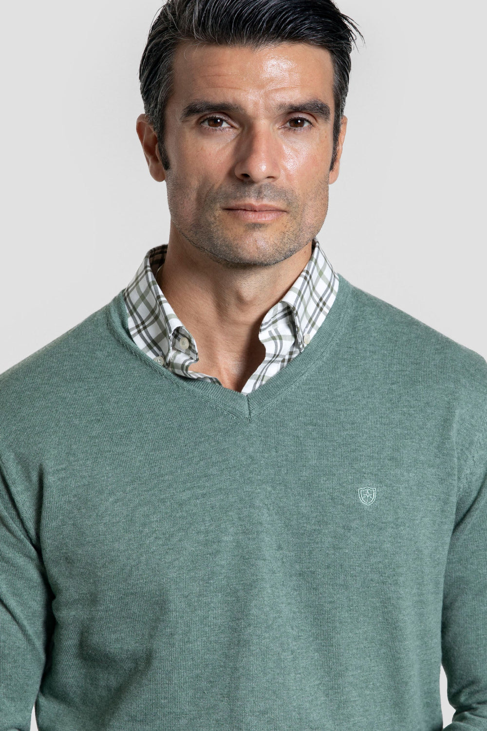 Jersey Cuello Pico Verde Hoja - Raíces SKU 0.32457