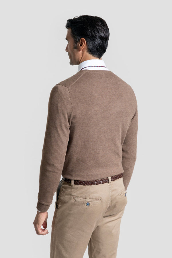 Jersey Cuello Pico Marrón - Raíces SKU 0.32017