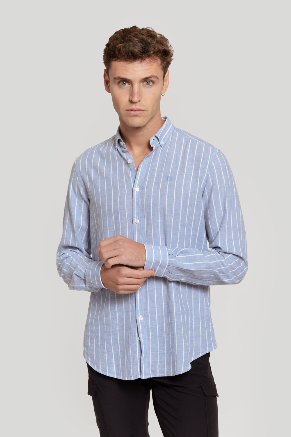 Camisa Raya Ancha Lino Celeste SKU 0.28109