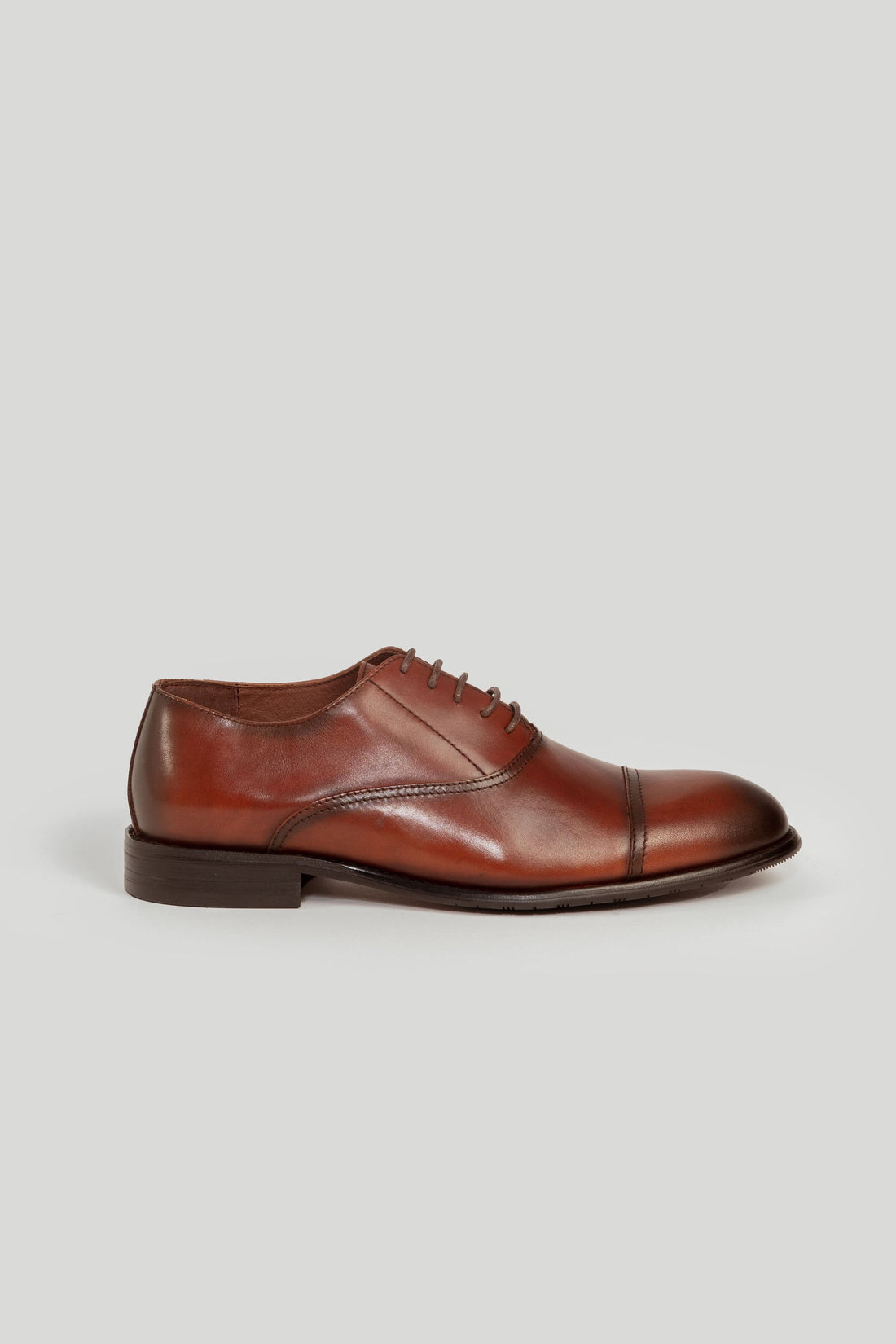 Sapato de couro marrom Perera SKU 0,30824