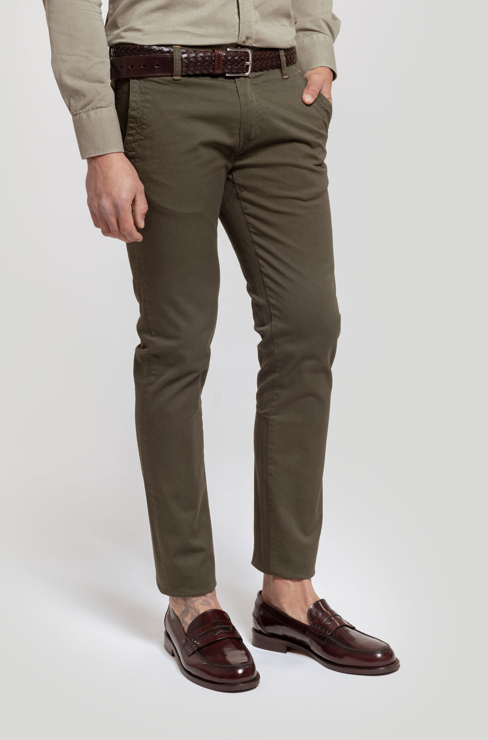 CHINO TAPETA KHAKI SKU 0.01578
