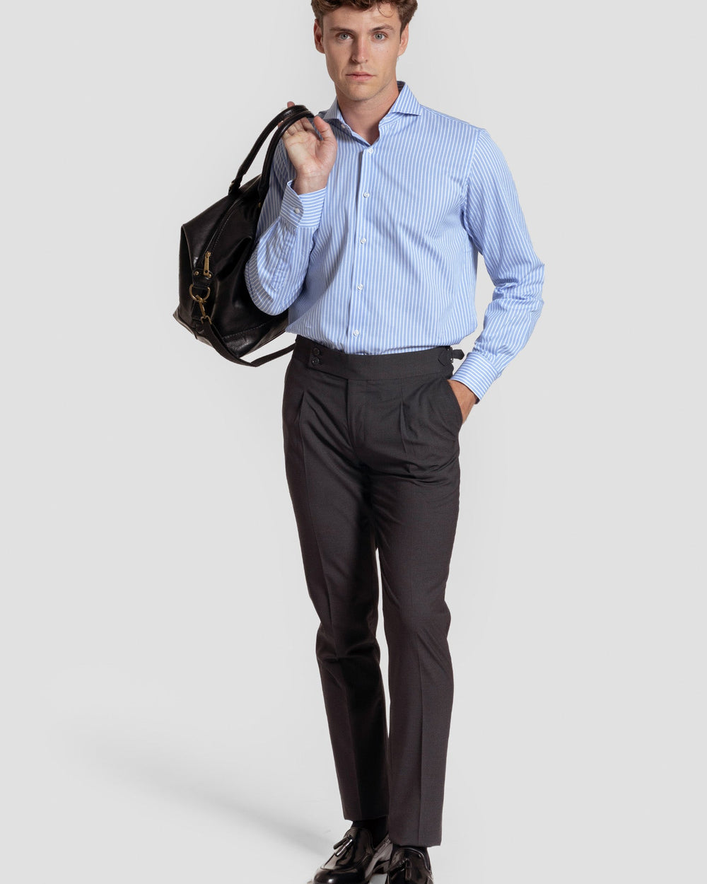 Chemise habillée bleu clair à rayures moyennes, référence 0.32184
