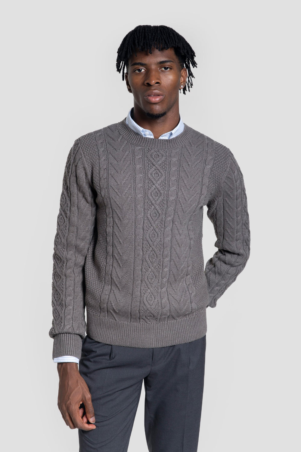 Jersey Punto Trenzado Cuello Redondo Marrón SKU 0.32255