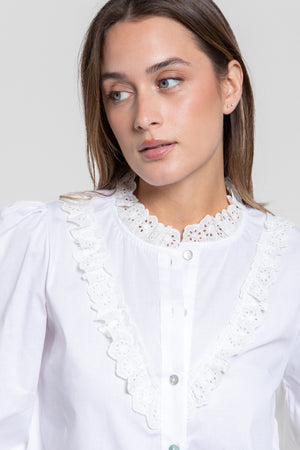 Blusa sra cuello redondo con puntilla calada SKU 0.33295