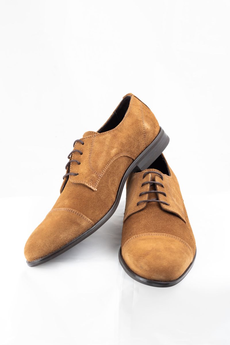 SAPATO CLÁSSICO DE CAMURÇA COM CADARÇO CAMEL SKU 0,24355