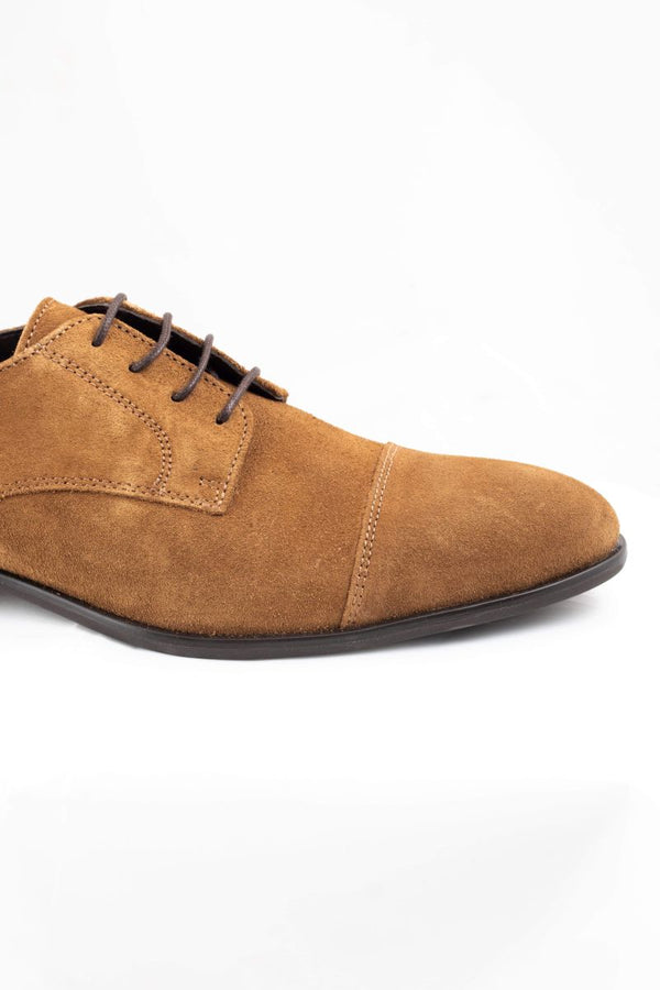 SAPATO CLÁSSICO DE CAMURÇA COM CADARÇO CAMEL SKU 0,24355