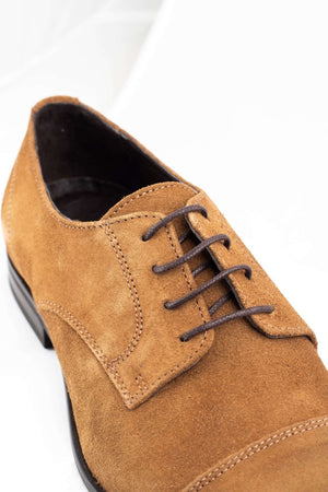 SAPATO CLÁSSICO DE CAMURÇA COM CADARÇO CAMEL SKU 0,24355